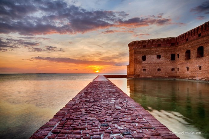 20130531-Ft Jefferson Moat Wall 01-w